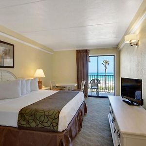 Studio Suite 1 King Bed Ocean View Non-Smoking